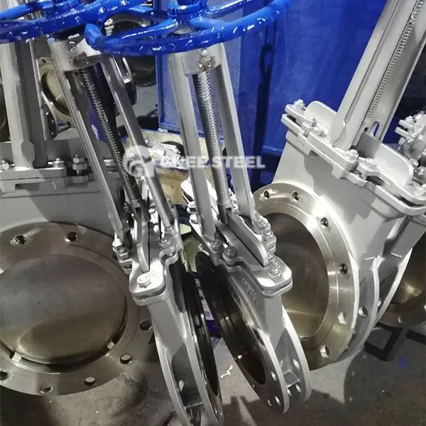 Gjennom ledningsknivsportventil